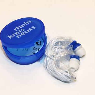 Die weißen Kabel sind ca. 120 cm lang und haben einen 3,5 mm-Anschluss.